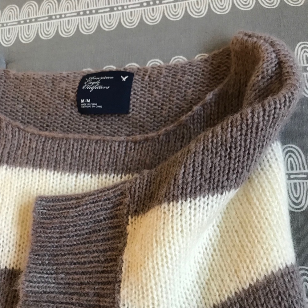American Eagle batwing short sleeve sweater